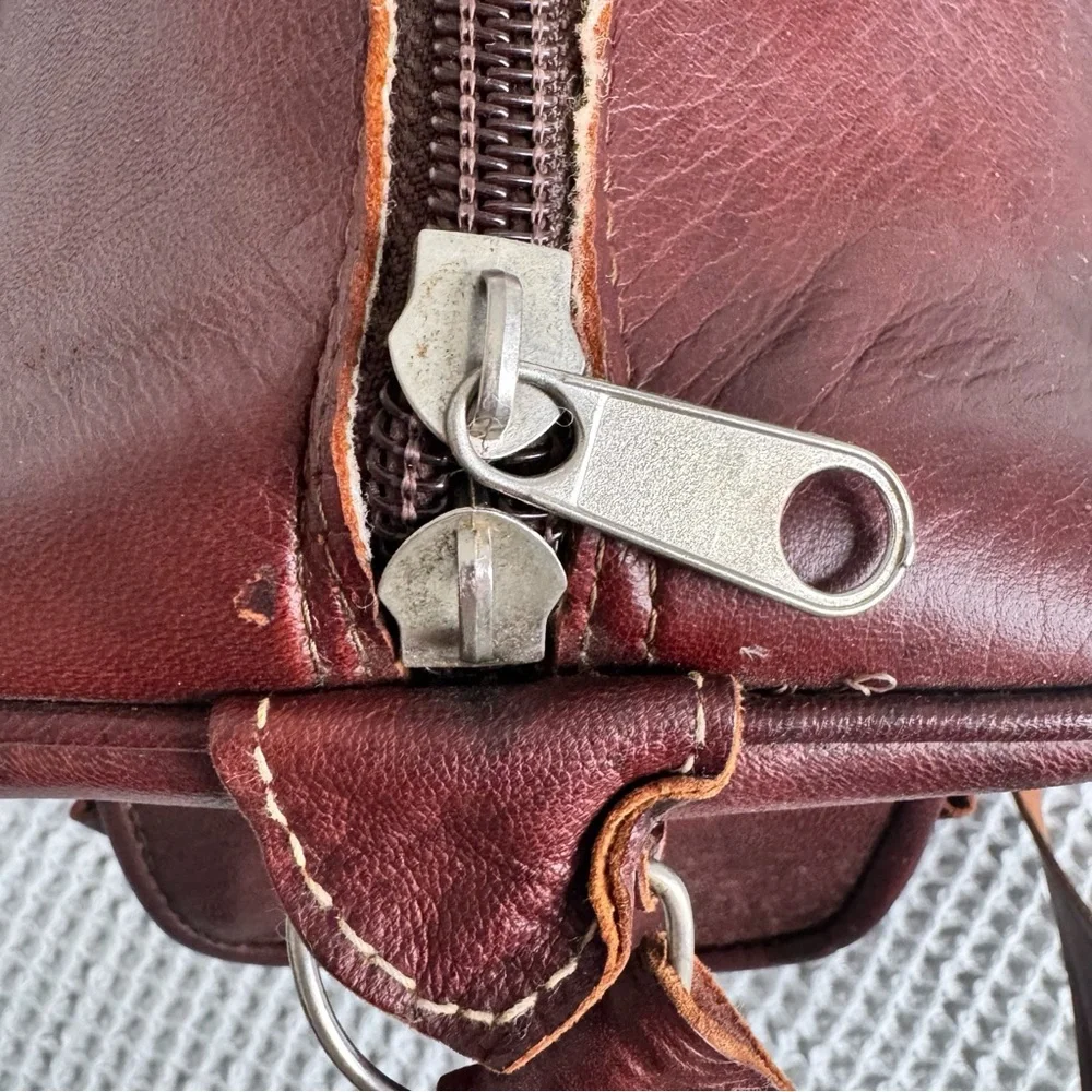 Mahogany Brown Leather Duffel Bag Travel Pattern Lining Classic Side Pockets